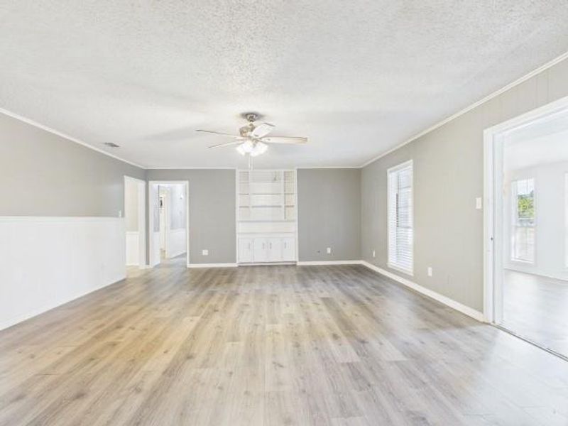 Spacious, unfurnished interior of a new home in , Athens (Image 25).