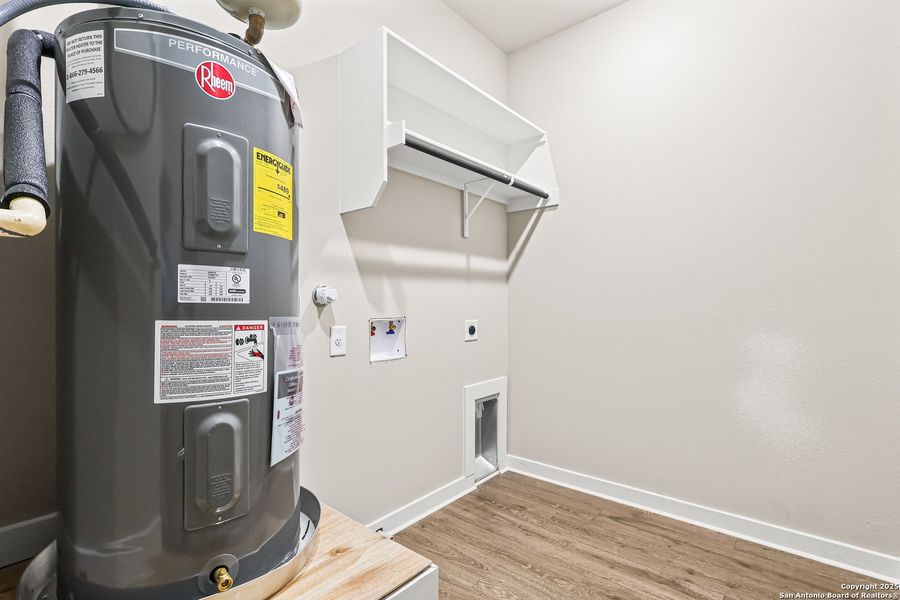 Close-up of interior finishes inside a home in , San Antonio (Image 19).