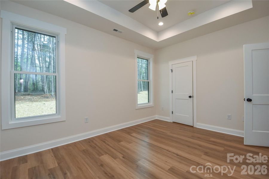 Spacious, unfurnished interior of a new home in , Catawba (Image 14).