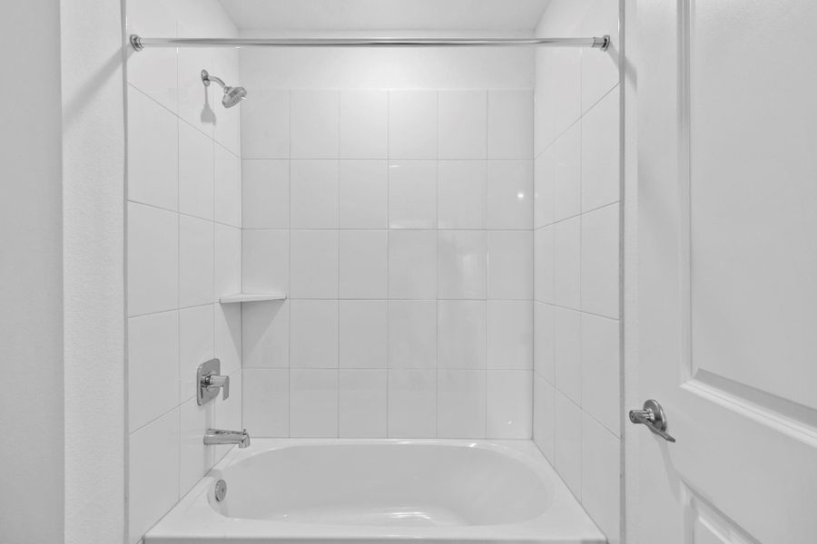 Close-up of interior finishes inside a home in Riverside Estates, Mont Belvieu (Image 19).