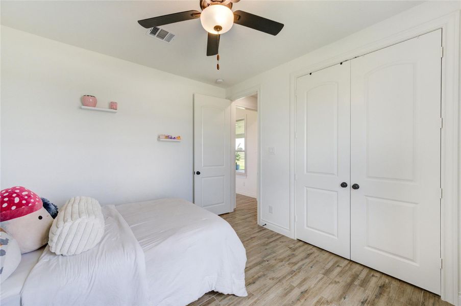 Bedroom - additional view