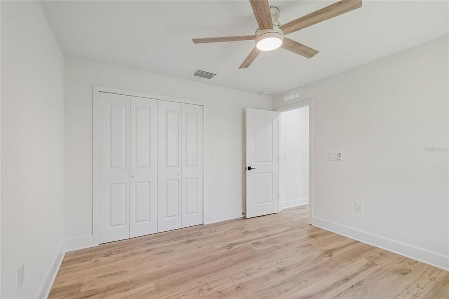 Spacious, unfurnished interior of a new home in , St. Petersburg (Image 20).