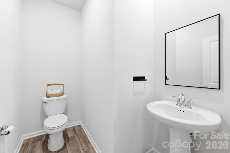 Furnished interior view inside a new home in Elizabeth, Fort Mill (Image 7).