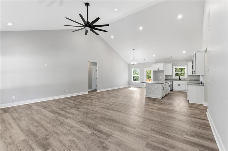 Spacious, unfurnished interior of a new home in , Dallas (Image 40).