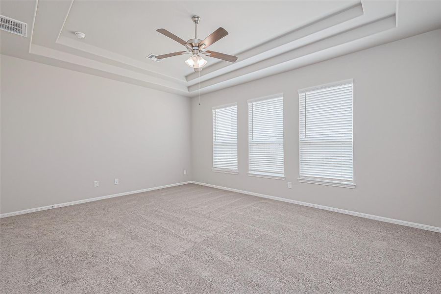 Spacious, unfurnished interior of a new home in La Segarra, Brookshire (Image 38).