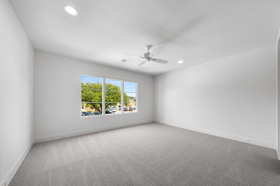 Spacious, unfurnished interior of a new home in , Dallas (Image 19).