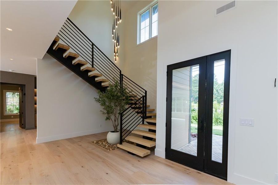 Spacious, unfurnished interior of a new home in , Marietta (Image 55).