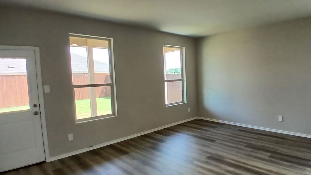 Spacious, unfurnished interior of a new home in The Canyons, Keene (Image 7).