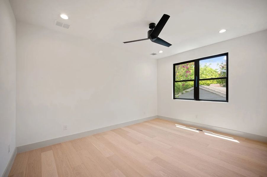 Spacious, unfurnished interior of a new home in , Dallas (Image 21).