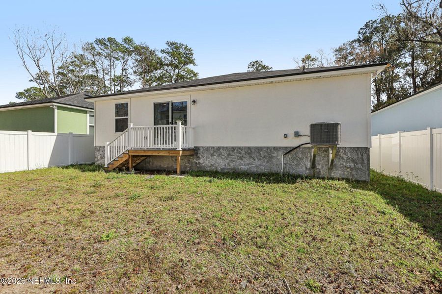 Exterior details and patio area of a home in , Jacksonville (Image 3).