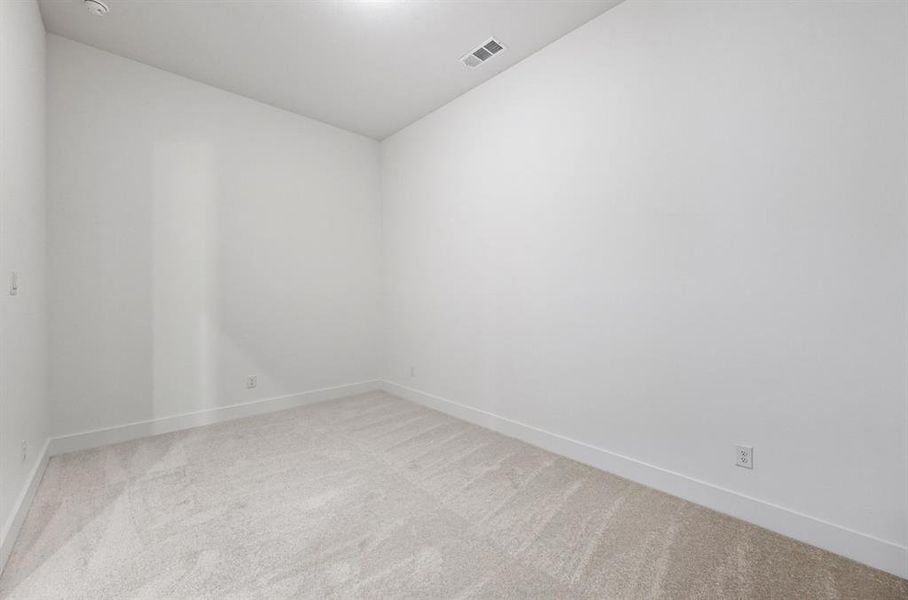 Spacious, unfurnished interior of a new home in Ridge Crossing, Waxahachie (Image 19). Spacious, unfurnished interior of a new home in Ridge Crossing, Waxahachie (Image 19).