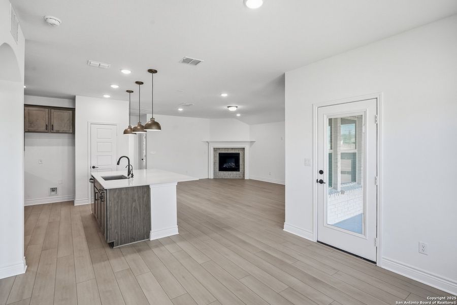 Spacious, unfurnished interior of a new home in Davis Ranch, San Antonio (Image 17). Spacious, unfurnished interior of a new home in Davis Ranch, San Antonio (Image 17).