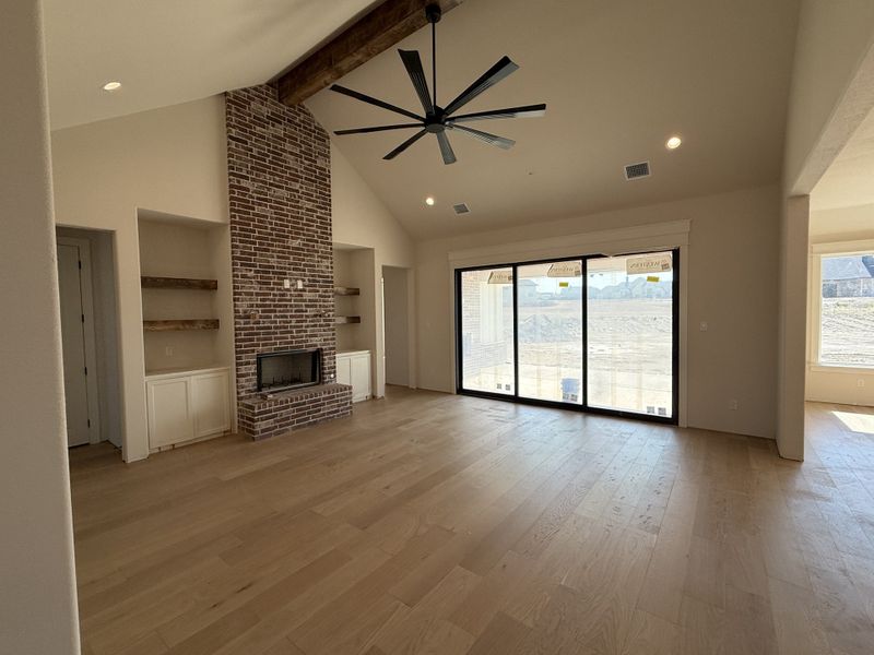 Spacious, unfurnished interior of a new home in Aledo Heights - Aledo ISD, Aledo (Image 12).