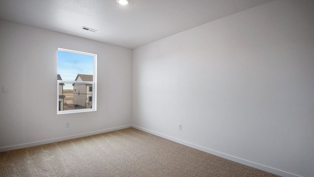 Spacious, unfurnished interior of a new home in Silver Peaks, Lochbuie (Image 31). Spacious, unfurnished interior of a new home in Silver Peaks, Lochbuie (Image 31).