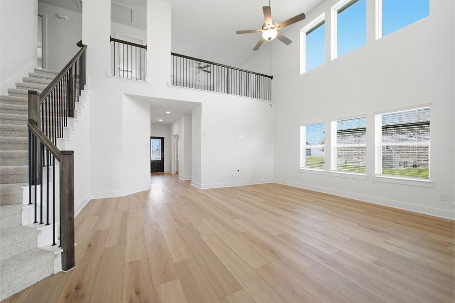 Spacious, unfurnished interior of a new home in Saddlebrook Estates, Waxahachie (Image 17).