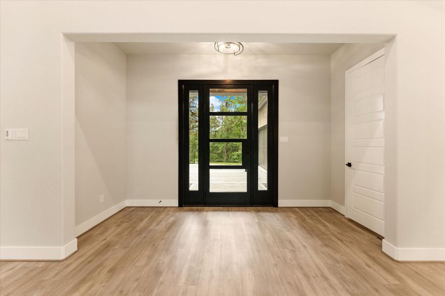 Spacious, unfurnished interior of a new home in , Huntsville (Image 43). Spacious, unfurnished interior of a new home in , Huntsville (Image 43).