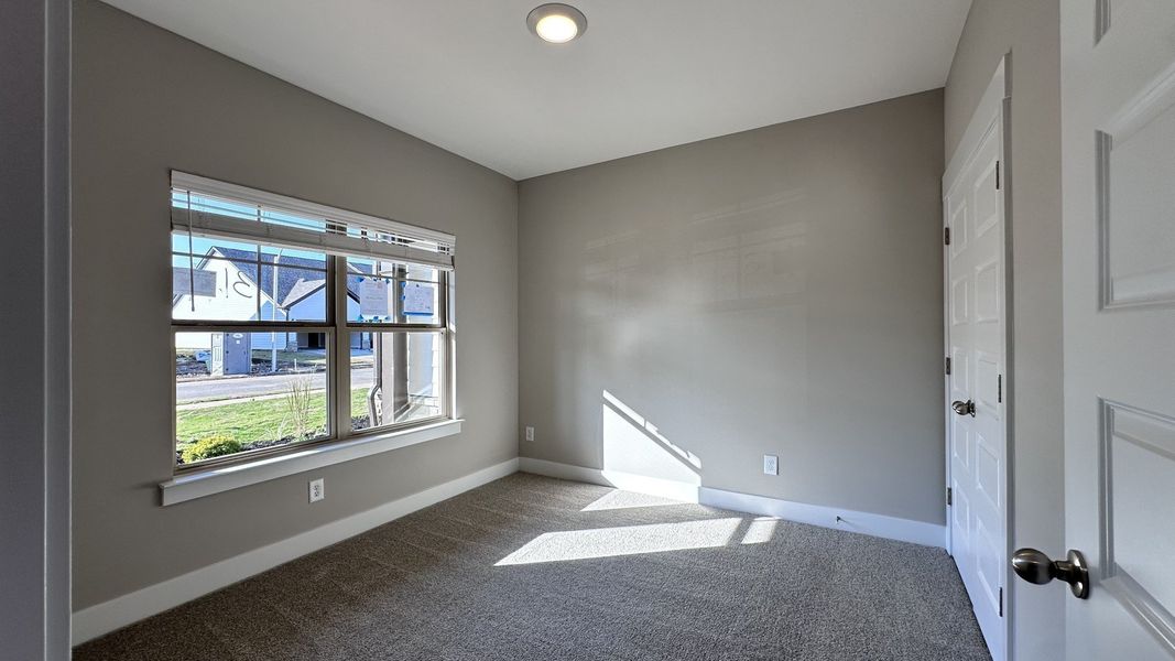 Spacious, unfurnished interior of a new home in Veterans Cove, Murfreesboro (Image 17).