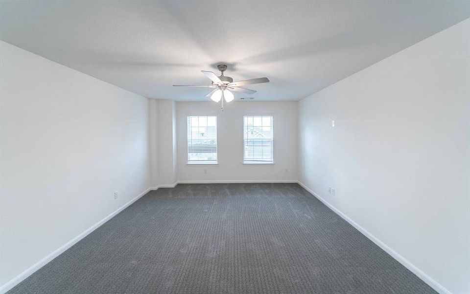 Spacious, unfurnished interior of a new home in Sagebrook, Lantana (Image 7).
