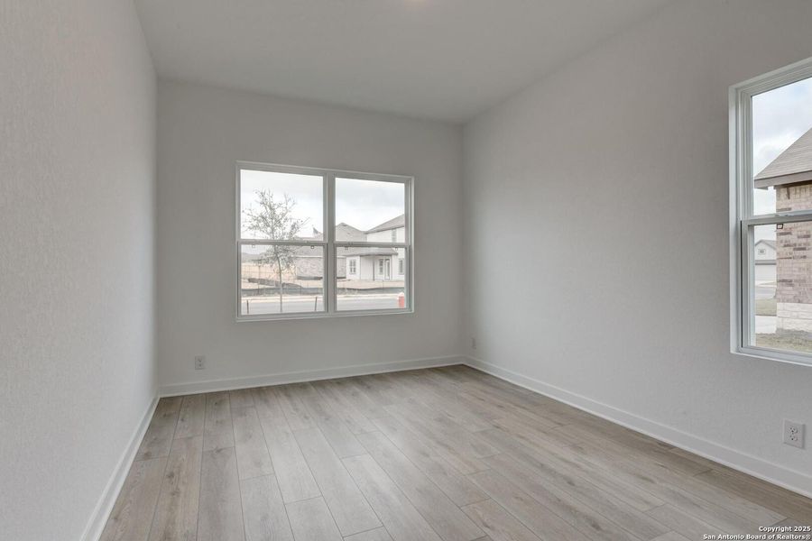 Spacious, unfurnished interior of a new home in , Schertz (Image 21).