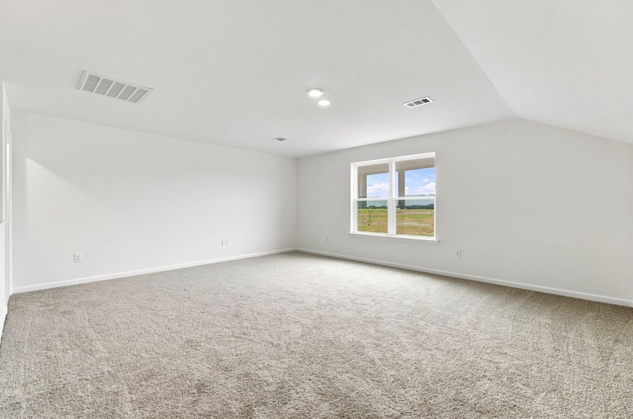 Spacious, unfurnished interior of a new home in Somerset, Myrtle Beach (Image 35).