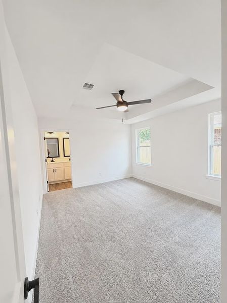 Spacious, unfurnished interior of a new home in Stonebrooke, Conroe (Image 9).