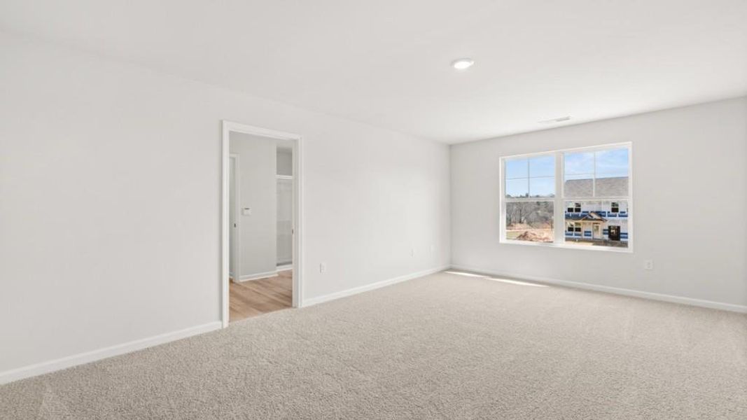 Spacious, unfurnished interior of a new home in Liberty Crossing, Braselton (Image 9).