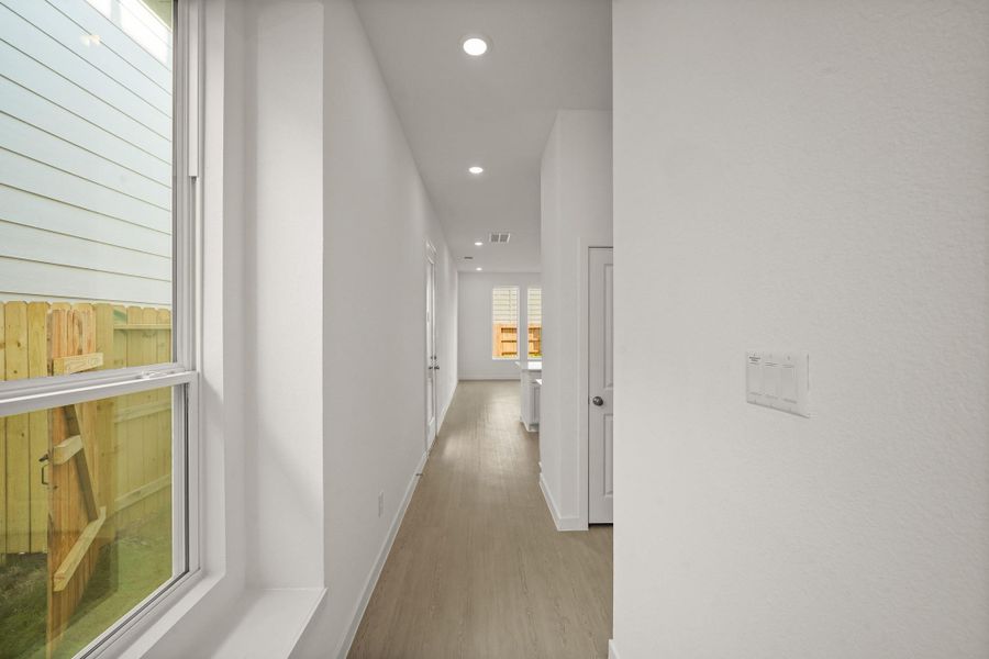 Spacious, unfurnished interior of a new home in Piccolina, Houston (Image 18).