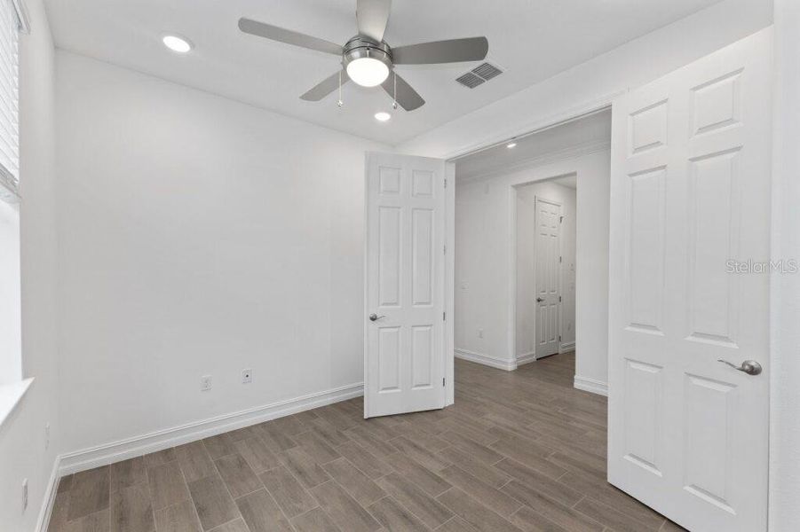 Spacious, unfurnished interior of a new home in , Ocala (Image 17).