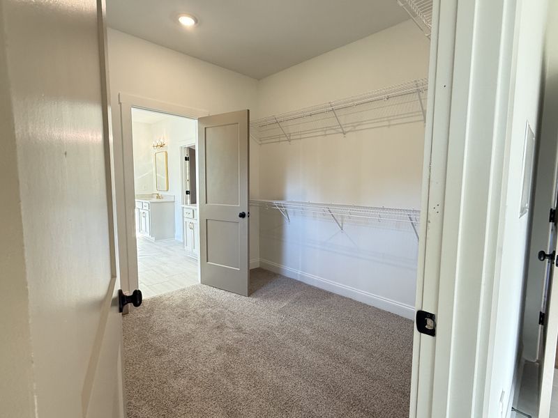 Spacious, unfurnished interior of a new home in The Reserve at Reidsboro, Williamson (Image 29).