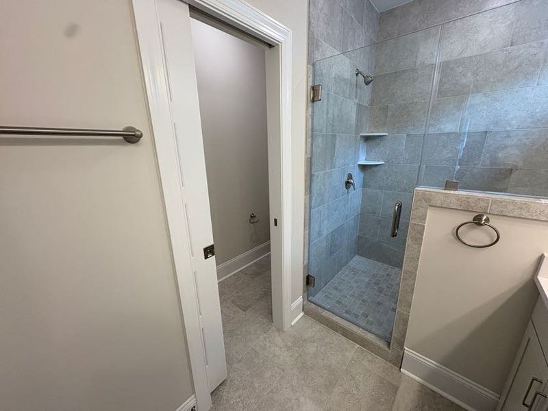 Spacious, unfurnished interior of a new home in Riverside Cove, Wilmington (Image 22).