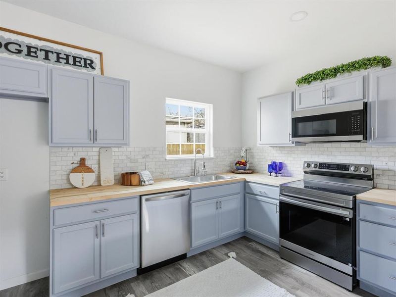 Furnished interior view inside a new home in , Fort Worth (Image 9).