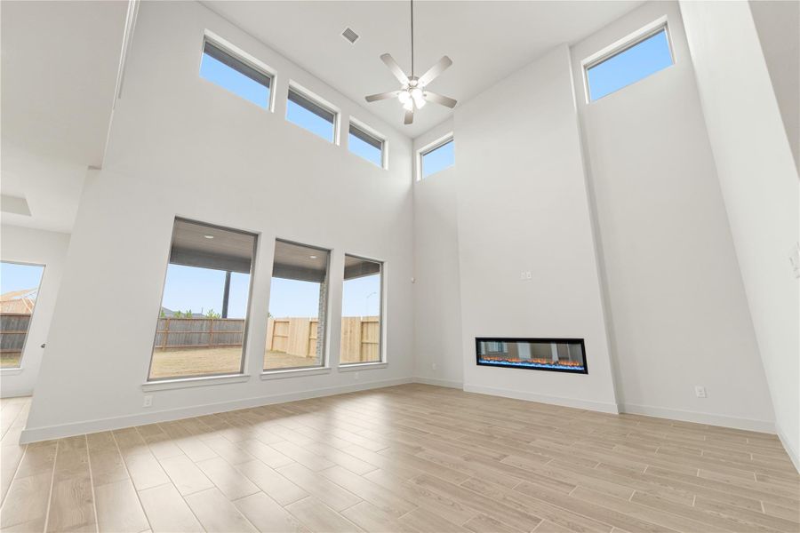 Representative image. Features, selections, and colors may vary.