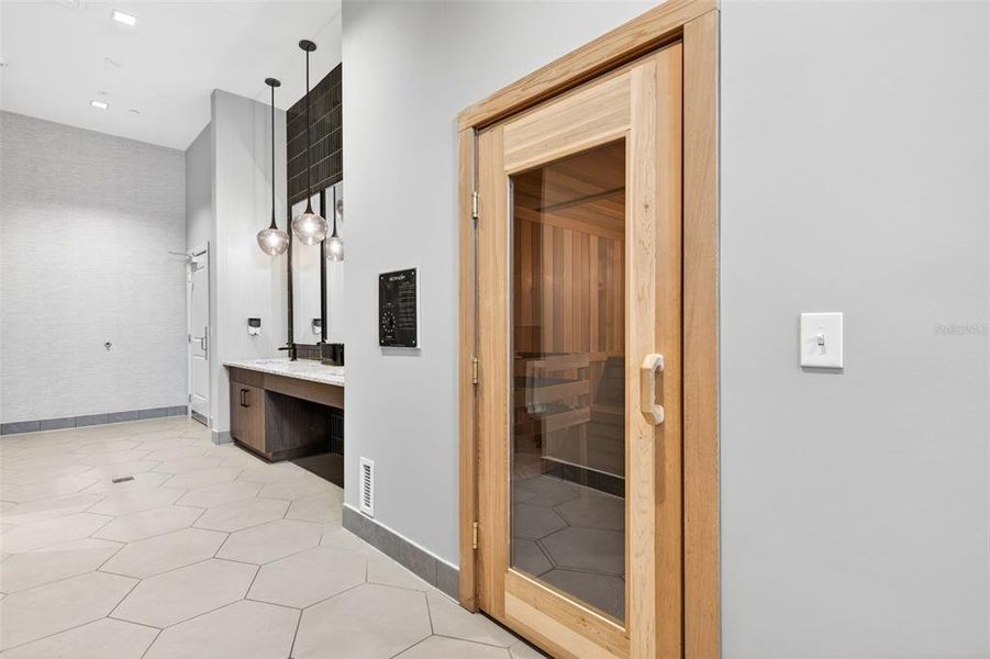 Furnished interior view inside a new home in , Venice (Image 35).