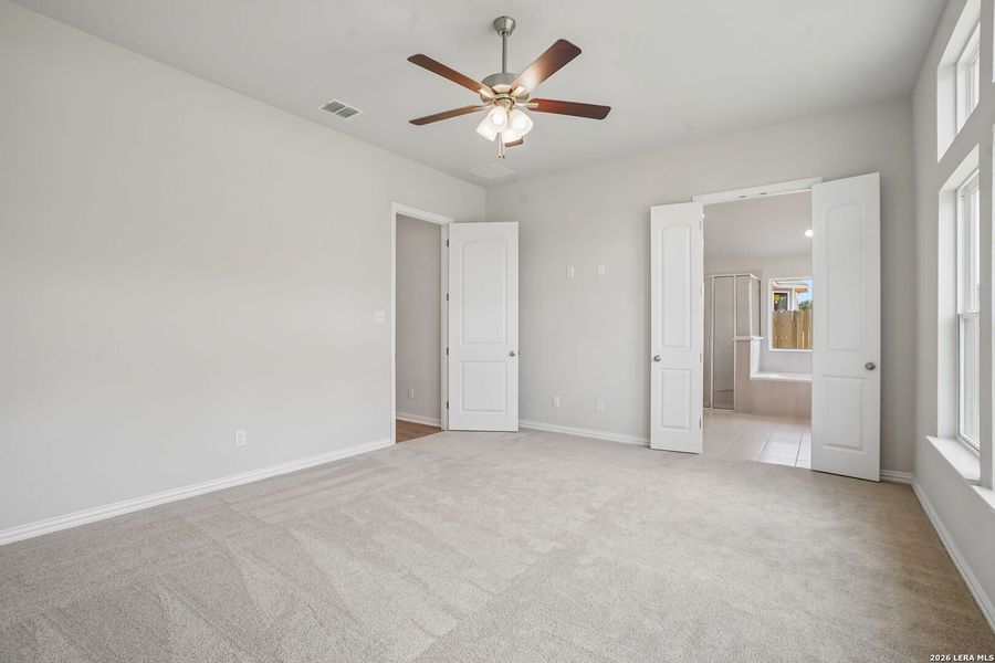 Spacious, unfurnished interior of a new home in Piedmont, San Antonio (Image 21).