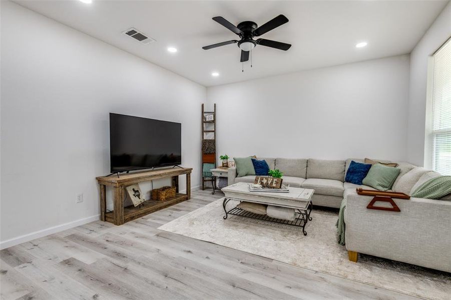 Furnished interior view inside a new home in , Mabank (Image 25).