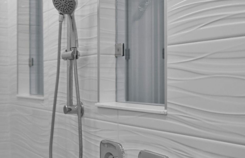 Merlot Grand | Owner's Shower Merlot Grand | Owner's Shower