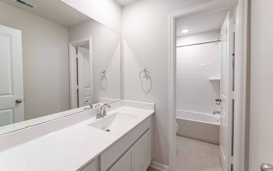 Furnished interior view inside a new home in River Ranch Meadows, Dayton (Image 8).