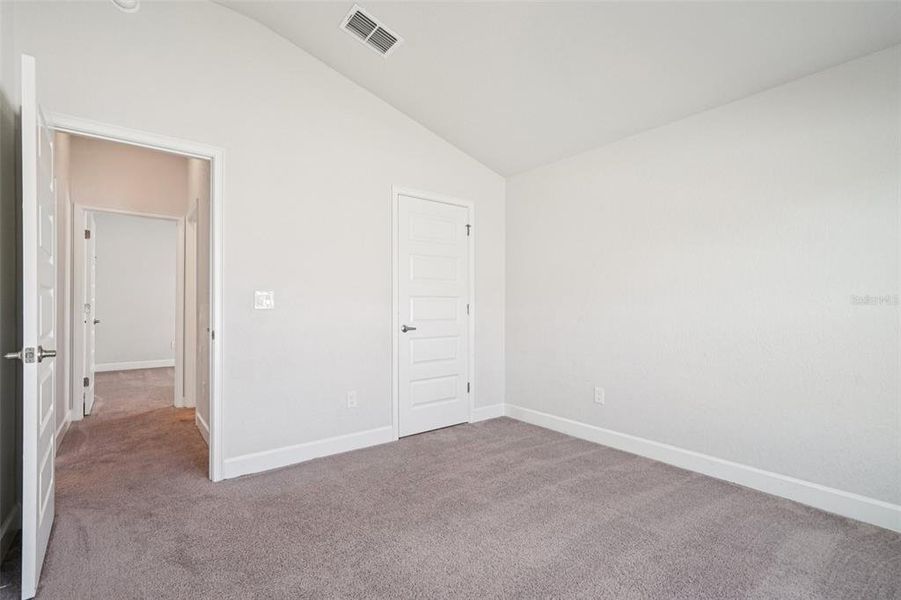 Spacious, unfurnished interior of a new home in , Ocala (Image 26).