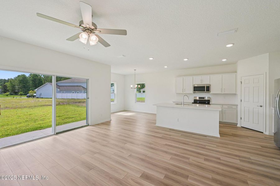 Spacious, unfurnished interior of a new home in Panther Creek, Jacksonville (Image 13). Spacious, unfurnished interior of a new home in Panther Creek, Jacksonville (Image 13).