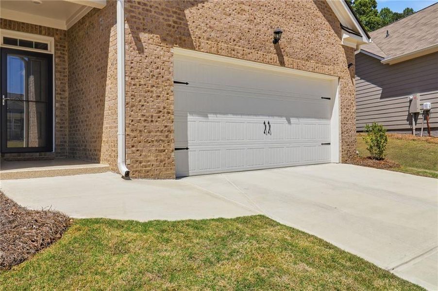 Exterior details and patio area of a home in , Dallas (Image 3).