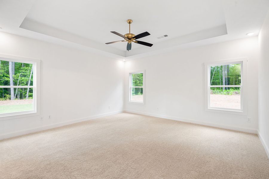 Spacious, unfurnished interior of a new home in Flint Farms, Concord (Image 21).