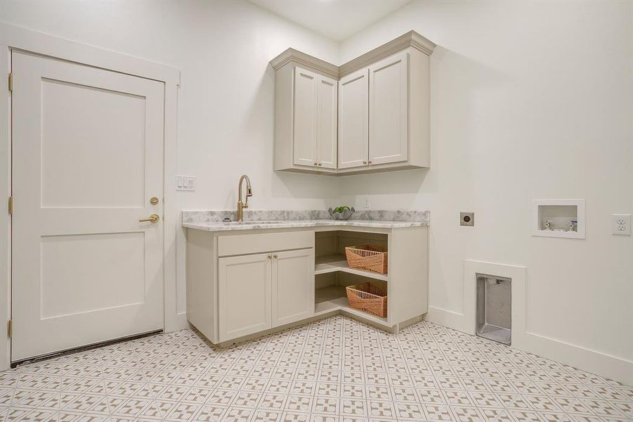 Furnished interior view inside a new home in , Burleson (Image 3).