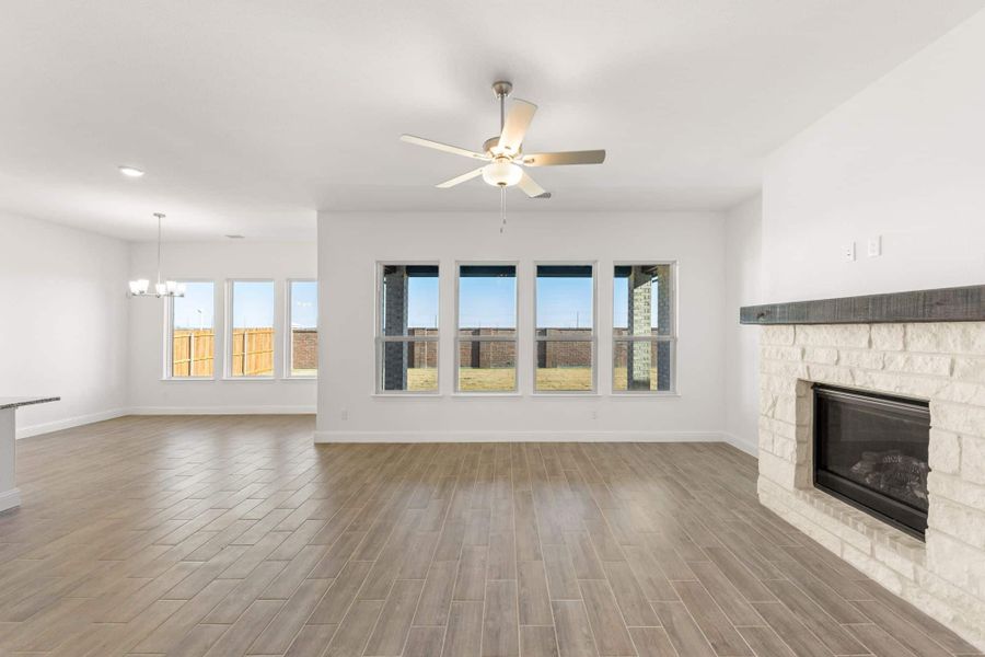 Representative unfurnished interior of a home built from the Belton by UnionMain Homes in Myrtle Creek, Waxahachie (Image 18). Representative unfurnished interior of a home built from the Belton by UnionMain Homes in Myrtle Creek, Waxahachie (Image 18).