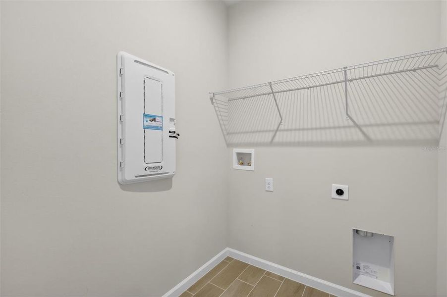 Spacious, unfurnished interior of a new home in , Lady Lake (Image 25).