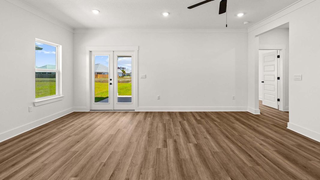 Spacious, unfurnished interior of a new home in Caballeros Estates At Hombre, Panama City Beach (Image 13).