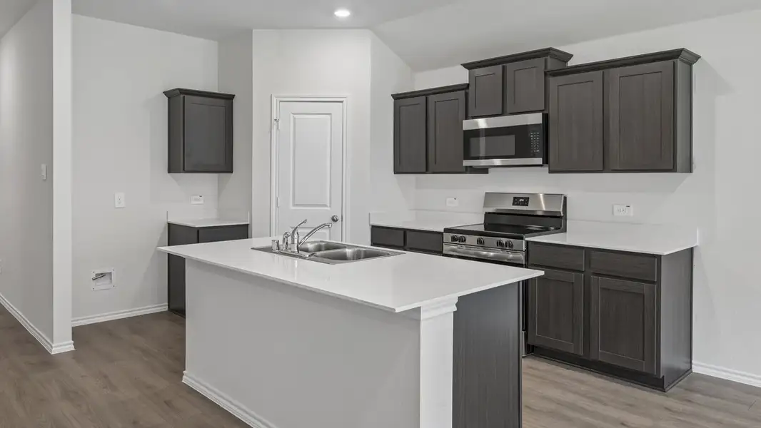 Furnished interior view inside a new home in Sweetwater Springs, Sherman (Image 3).
