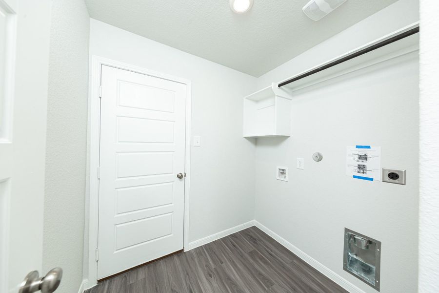 Spacious, unfurnished interior of a new home in Bammel Oaks, Houston (Image 13).