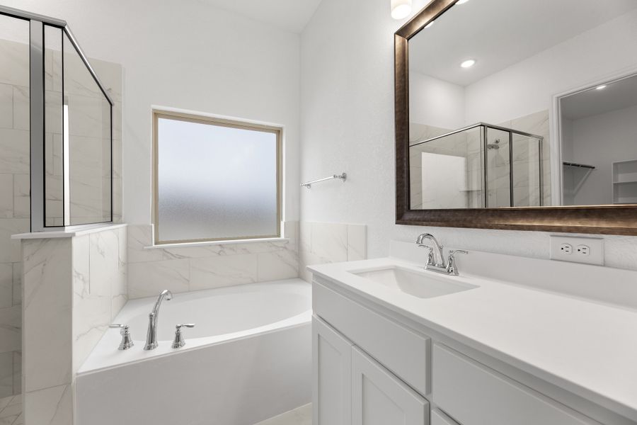 Representative furnished interior of a home built from the Brookstone II by Sandlin Homes in Timberbrook, Justin (Image 12).