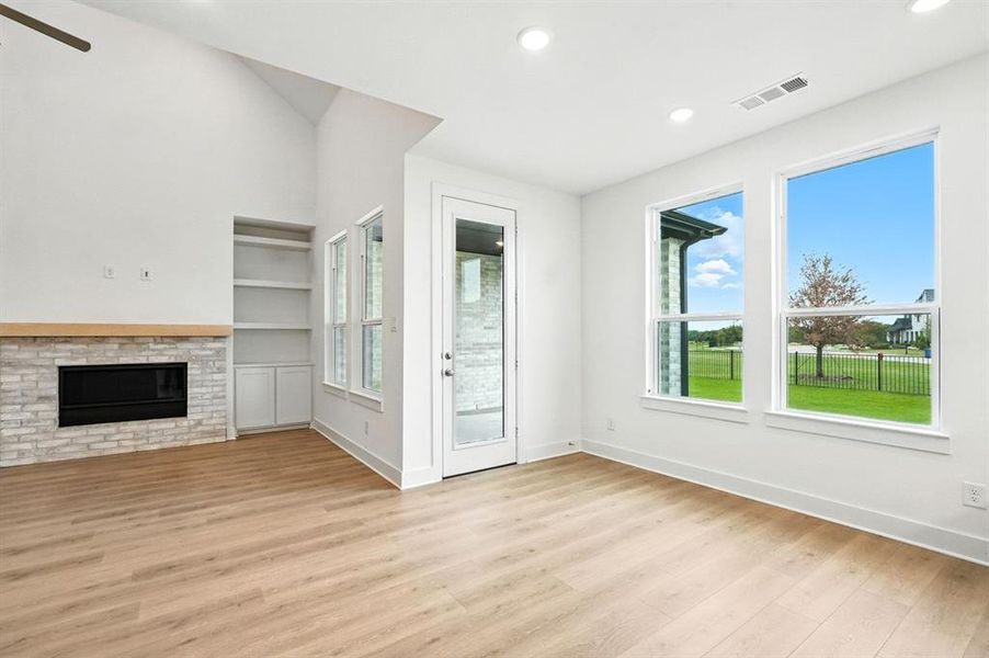 Spacious, unfurnished interior of a new home in Sonoma Verde: 60ft. lots, McLendon-Chisholm (Image 15).