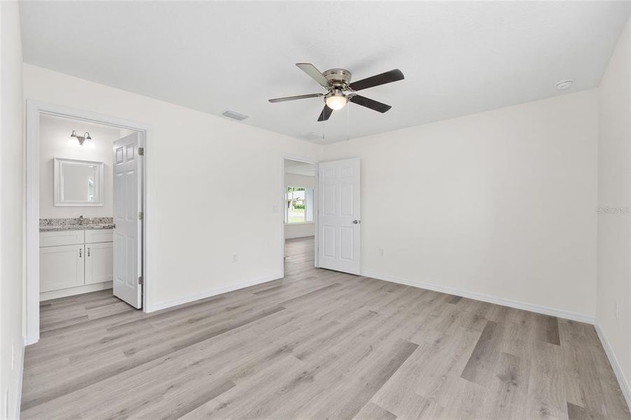 Spacious, unfurnished interior of a new home in , Silver Springs (Image 24).